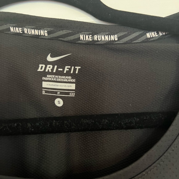 Nike Dri-Fit Running Shirt - Picture 2 of 6